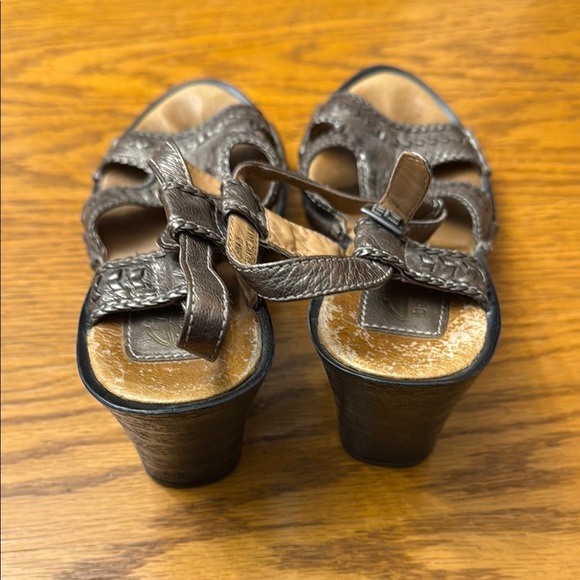 Clarks Women's Wedges - Metallic Brown - Picture 3 of 6